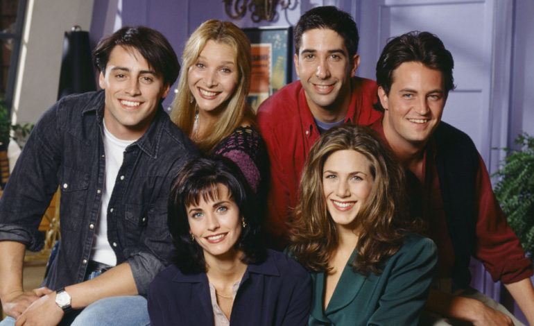 حمایت جویی از دوستانش در سریال فرندز (Friends) | مدیا زبان