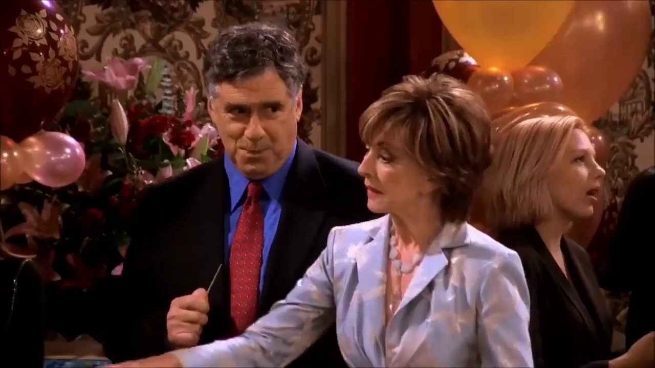 نقش پدر و مادر راس گلر در سریال فرندز | مدیا زبان